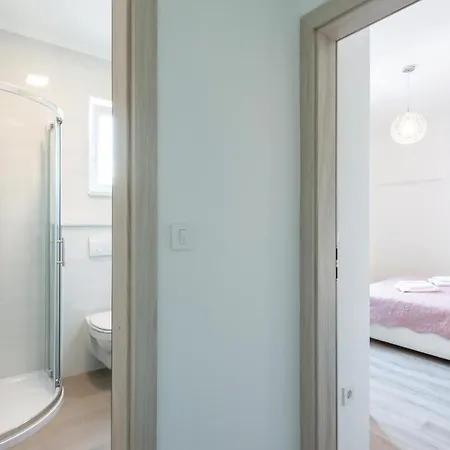 One-bedroom In Apartment