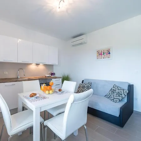 Amazing In With Kitchen