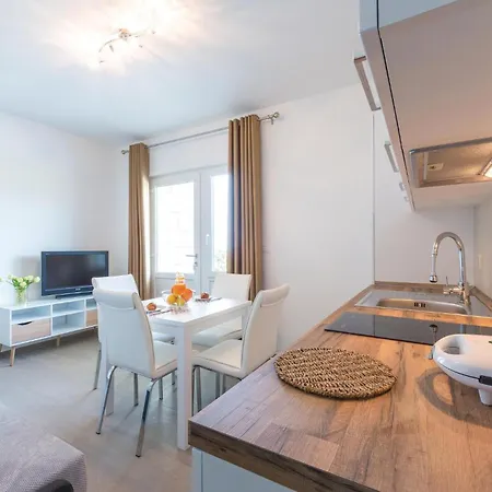 Amazing In With Kitchen