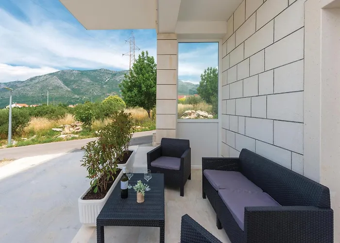 One-bedroom In דירה *